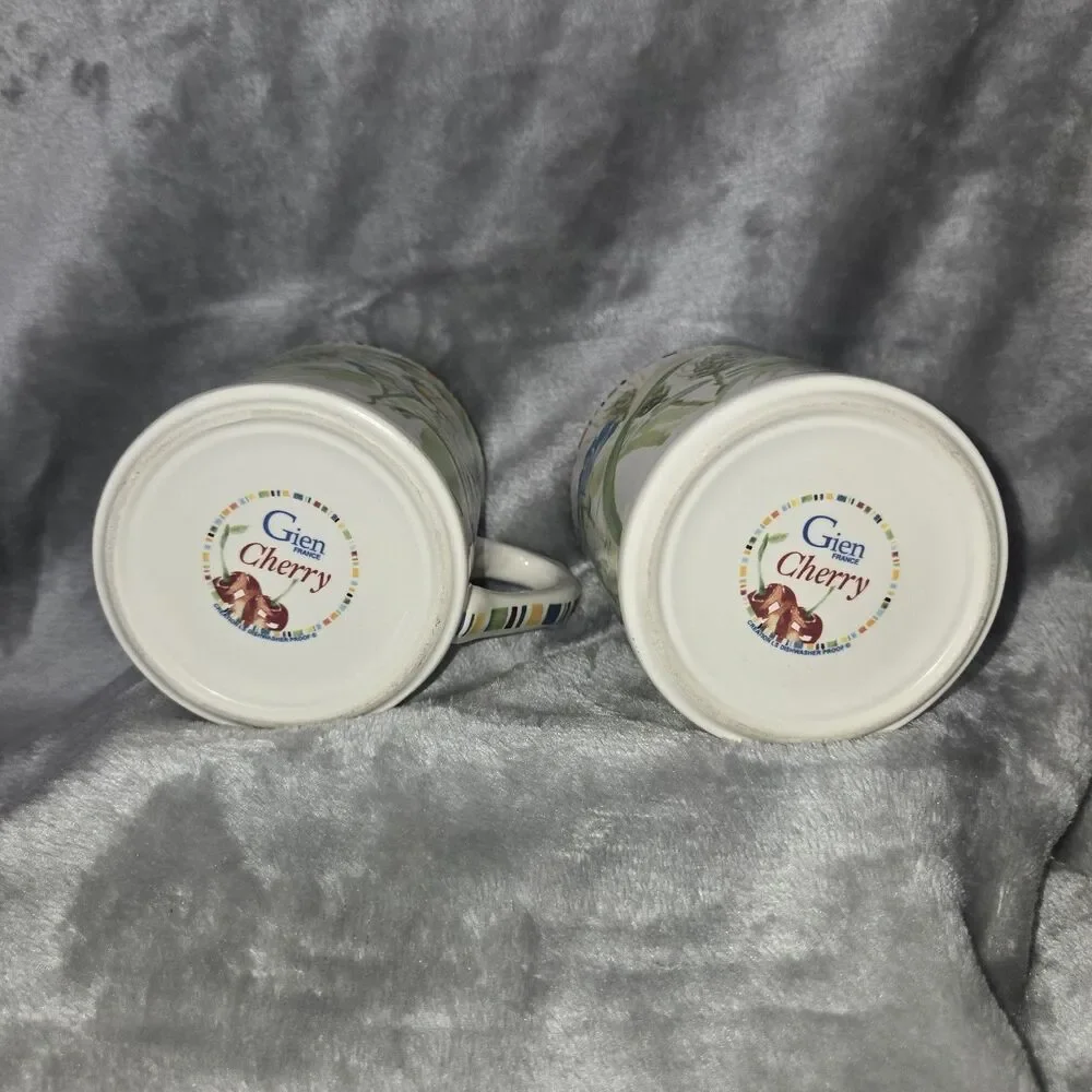 Gien France Cherry Mug Coffee Cup White Daisy Flowers Wheat Discontinued Vintage